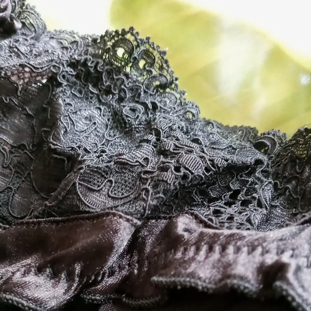❤️💋❤️Vintage Victoria's Secret Second Skin Black Lace Bikini Panty Sz M❤️💋❤️ - Picture 7 of 13
